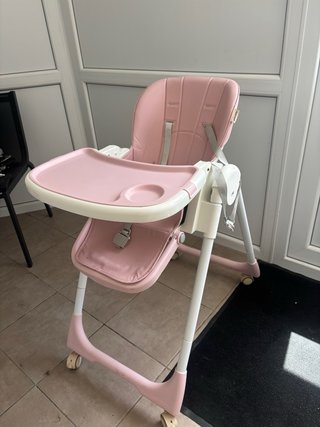 Seggiolino auto isofix 0-3 anni. Seggiolino 50€ Tavolo 30€ In perfette condizioni