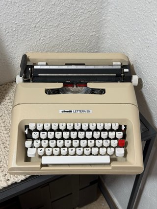 Máquina de escribir Olivetti Lettera 35 Beige