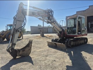 Mini excavadora Takeuchi 8000 kg lleva  cazos y ..