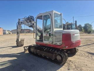 Mini excavadora Takeuchi 8000 kg lleva  cazos y ..
