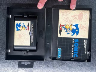 Sonic the Hedgehog Mega Drive completo con manual