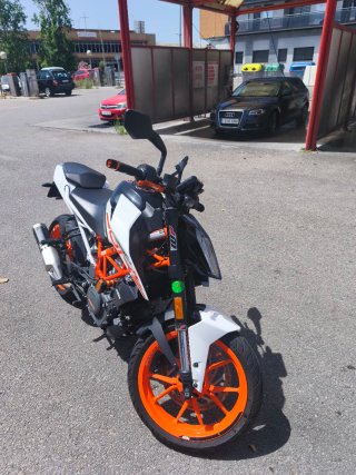 KTM Duke 390 2017 Naranja/Blanca