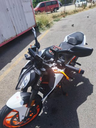 KTM Duke 390 2017 Naranja/Blanca
