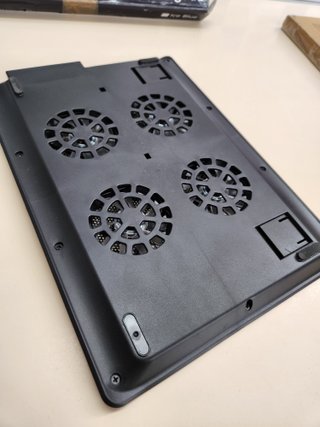 Base Refrigeradora Portátil 12-17", 4 Ventiladores Silenciosos- Ventilador Ordenador Portatil con Soporte, 2 Puertos USB, Refrigeración Rápida, Luz LED Azul - Color Negro NK