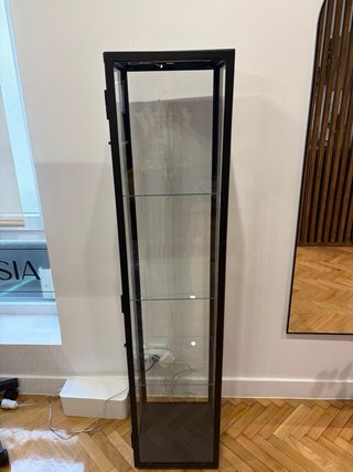 Vitrina BLALIDEN Negra Cristal IKEA