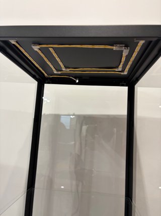 Vitrina BLALIDEN Negra Cristal IKEA