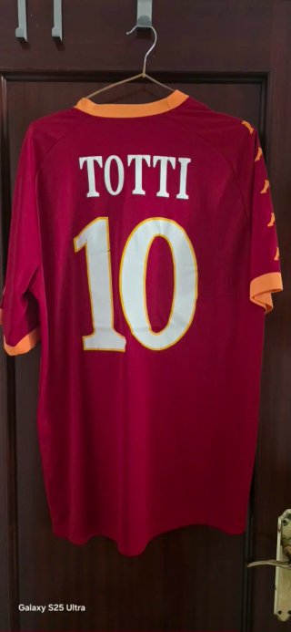 Camiseta de fútbol y baloncesto