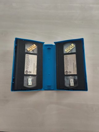 Pack 2 VHS: El Resplandor y Secta de Sangre