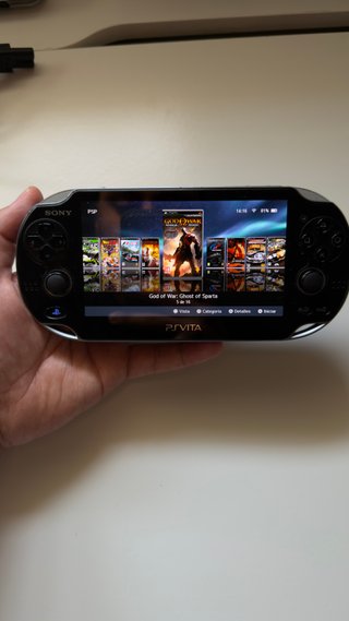 PS Vita 1000 con juegos