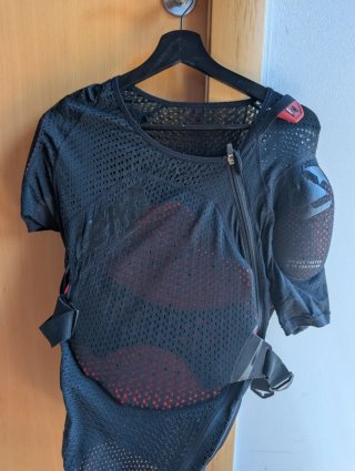 Leatt 3DF AirFit Camiseta Protectora Manga Corta.