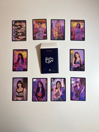 Álbum TWICE Taste of Love 10th mini album.