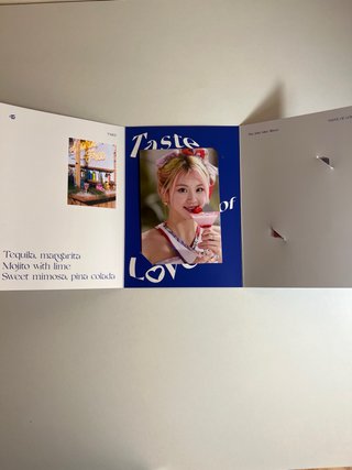 Álbum TWICE Taste of Love 10th mini album.