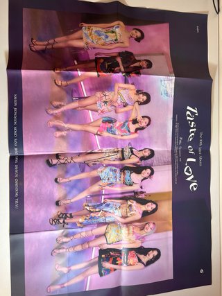 Álbum TWICE Taste of Love 10th mini album.
