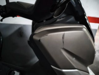 Yamaha NMAX Plata - Maxi Scooter