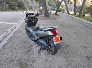 Yamaha NMAX Plata - Maxi Scooter