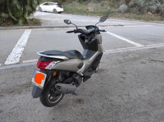 Yamaha NMAX Plata - Maxi Scooter