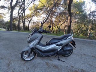 Yamaha NMAX Plata - Maxi Scooter