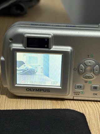 Cámara Olympus C-150 Plata (Modelo 2003)