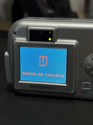 Cámara Olympus C-150 Plata (Modelo 2003)