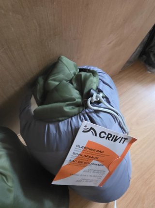 3 Sacos de Dormir 1180 gr  Crivit con Esterillas