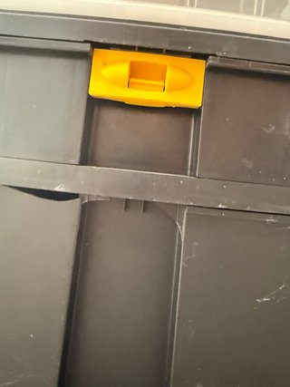 Caja de herramientas con compartimentos