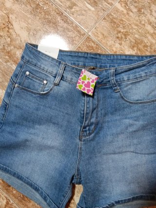 Vaqueros cortos nuevos