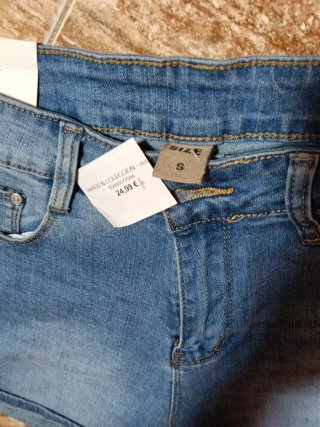 Vaqueros cortos nuevos