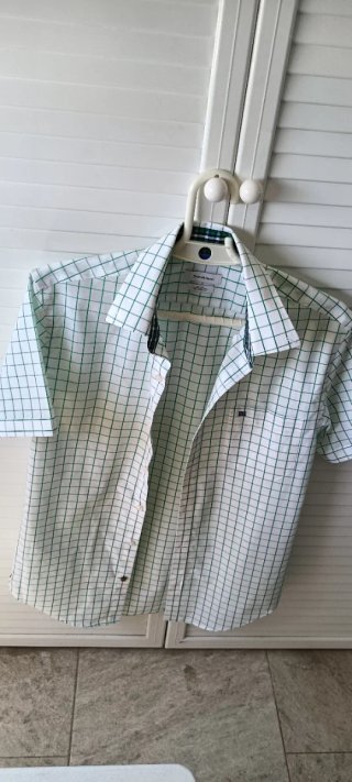 Camisa a cuadros  blanca y verde, rosa y roja