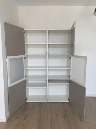 Aparador Ikea Beige y Transparente
