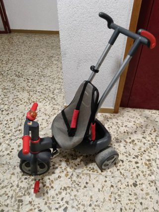 Triciclo para bebé con manillar