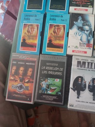 Lote 18 VHS Películas Varias. 15€todas