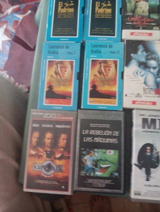 Lote 18 VHS Películas Varias. 15€todas