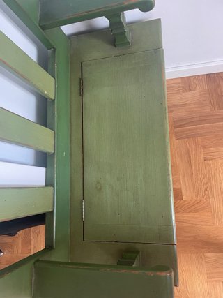 Perchero zapatero con baúl verde hecho a mano