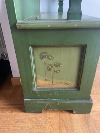 Perchero zapatero con baúl verde hecho a mano