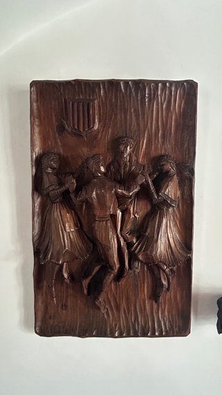 Figuras de madera decorativas