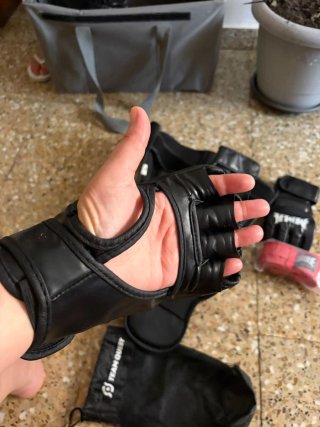 Protecciones MMA Manos y Piernas