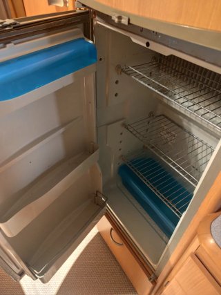 Nevera trivalente Dometic