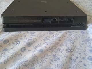 PS4 Slim CUH-2216B + 2 Mandos