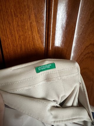 Pantalón de tela beige