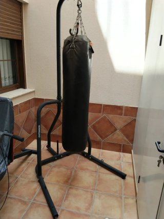Saco de boxeo Outshock con soporte