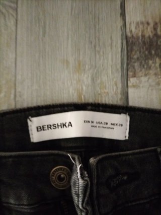 Pantalón vaquero Bershka chico talla 34