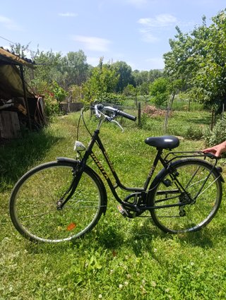Bicicleta paseo clásica negra
