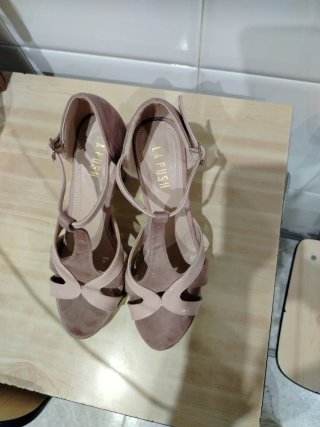 Zapatos de tacón HUSH color rosa asalmonado