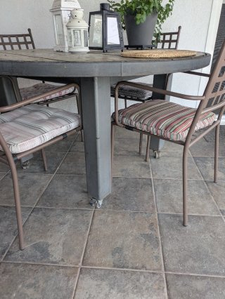 Mesa de madera tratada exterior redonda