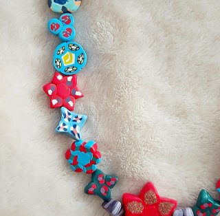 Collana colorata con perline