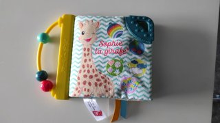 Libro Sophie la girafe con sonajero