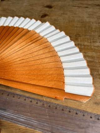Abanico de madera y tela