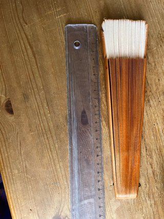 Abanico de madera y tela