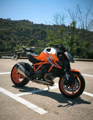 KTM 1290 SUPER DUKE R (2023)