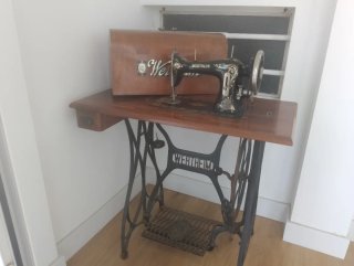 Máquina de coser antigua Wertheim